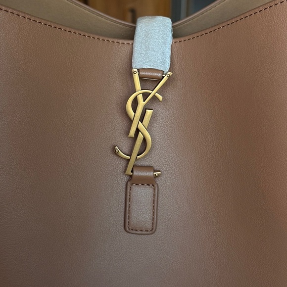 Designer inspired hobo bag - Picture 5 of 10